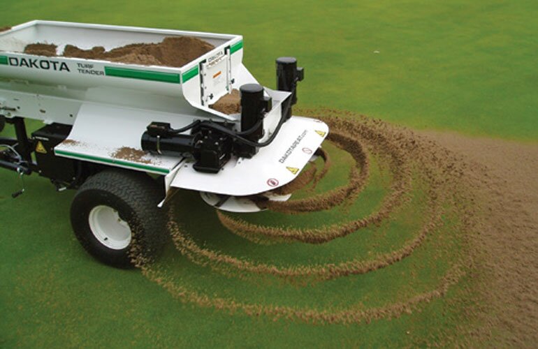 topdressing golf course